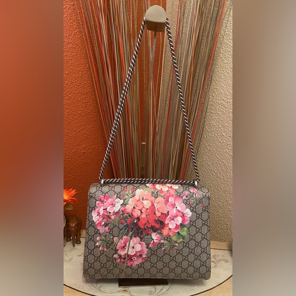 EUC-Gucci Dionysus shoulder bag in the GG Supreme Blooms print - Like New! - Picture 5 of 14